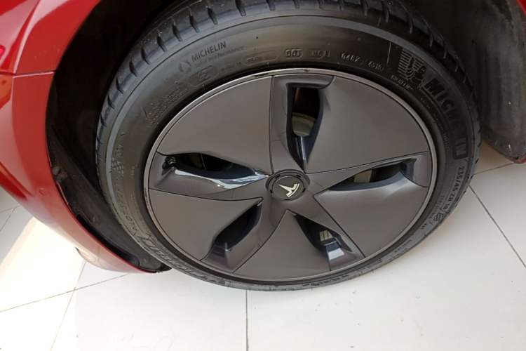 Used Tesla Model 3 2019 Standard Range Rear-Drive Upgraded Version Left Front Wheel Hub