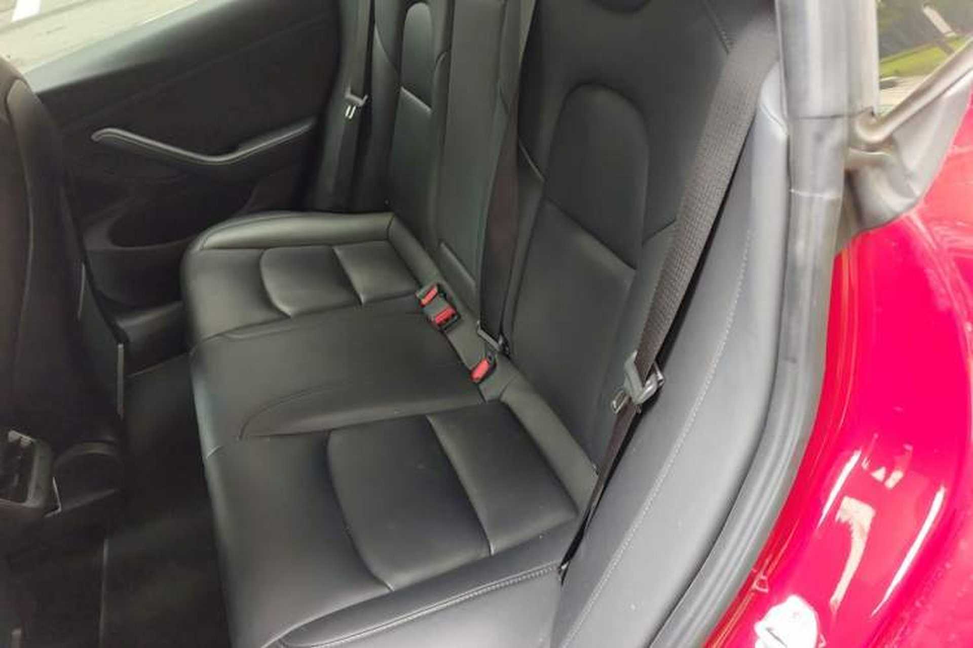 Used Tesla Model 3 2019 Long-Range Rear-Wheel-Drive Version Left Rear Seat