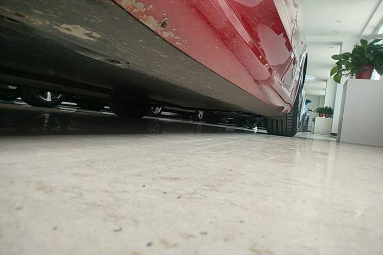 Used Tesla Model 3 2019 Long-Range Rear-Wheel-Drive Version Left Side Sill