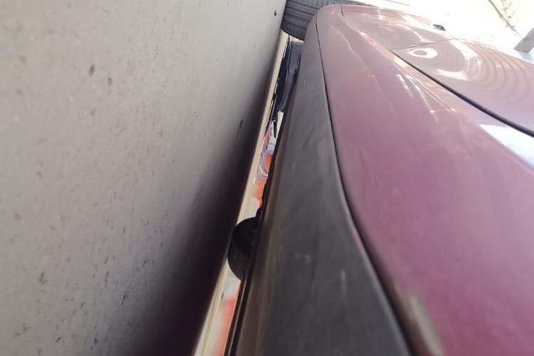 Used Tesla Model 3 2019 Long-Range Rear-Wheel-Drive Version Left Side Sill