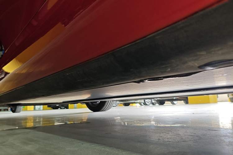 Used Tesla Model 3 2019 Standard Range Rear-Drive Upgraded Version Left Side Sill