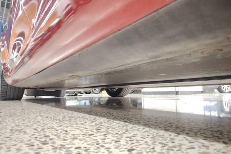 Used Tesla Model 3 2019 Long-Range All-Wheel-Drive Version Left Side Sill