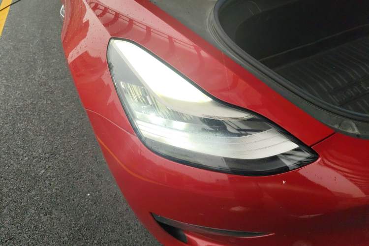 Used Tesla Model 3 2019 Long-Range Rear-Wheel-Drive Version Right Front Headlight