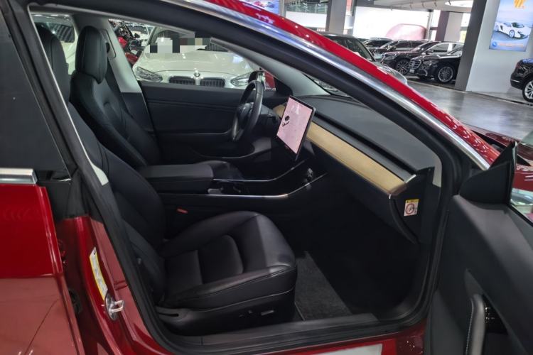 Used Tesla Model 3 2019 Long-Range Rear-Wheel-Drive Version Right Front Seat