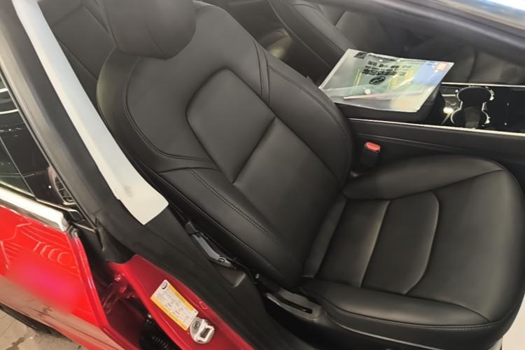 Used Tesla Model 3 2019 Long-Range Rear-Wheel-Drive Version Right Front Seat