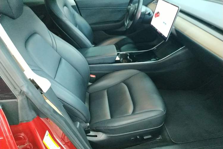 Used Tesla Model 3 2019 Long-Range Rear-Wheel-Drive Version Right Front Seat