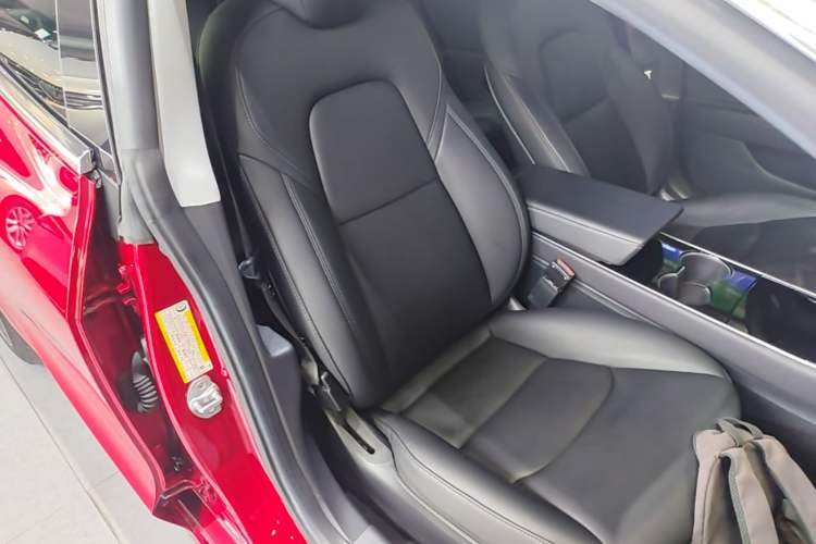 Used Tesla Model 3 2019 Long-Range All-Wheel-Drive Version Right Front Seat