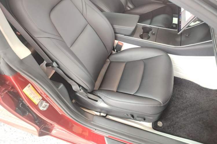 Used Tesla Model 3 2019 Long-Range All-Wheel-Drive Version Right Front Seat