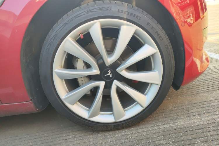 Used Tesla Model 3 2019 Standard Range Rear-Drive Upgraded Version Right Front Wheel Hub
