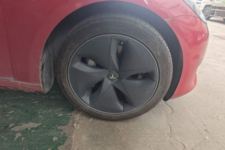 Used Tesla Model 3 2019 Standard Range Rear-Drive Upgraded Version Right Front Wheel Hub