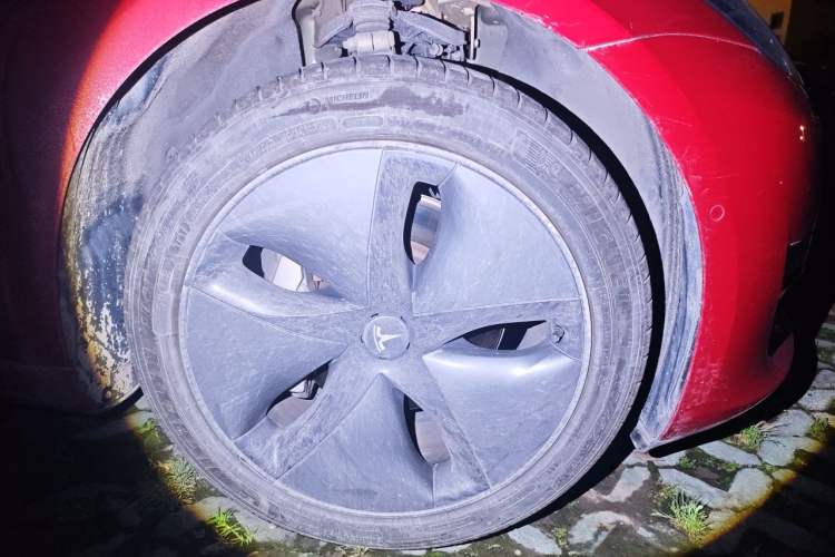Used Tesla Model 3 2019 Standard Range Rear-Drive Upgraded Version Right Front Wheel Hub