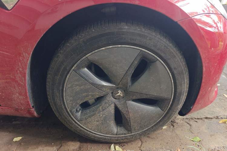 Used Tesla Model 3 2019 Standard Range Rear-Drive Upgraded Version Right Front Wheel Hub