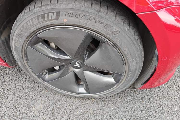 Used Tesla Model 3 2019 Long-Range Rear-Wheel-Drive Version Right Front Wheel Hub