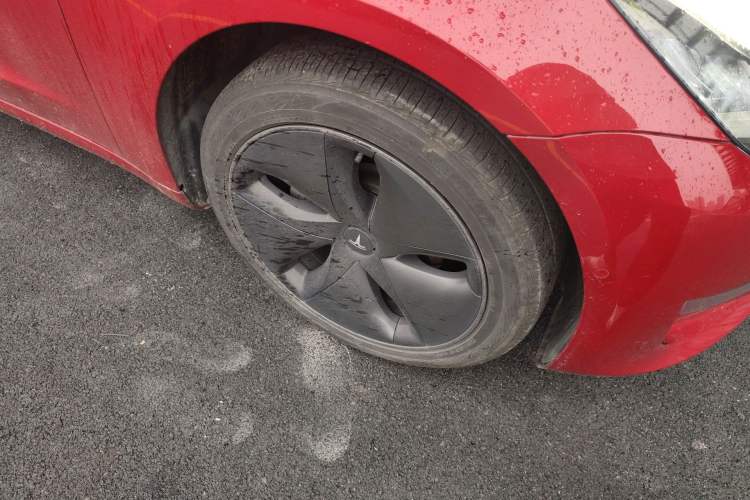 Used Tesla Model 3 2019 Long-Range Rear-Wheel-Drive Version Right Front Wheel Hub