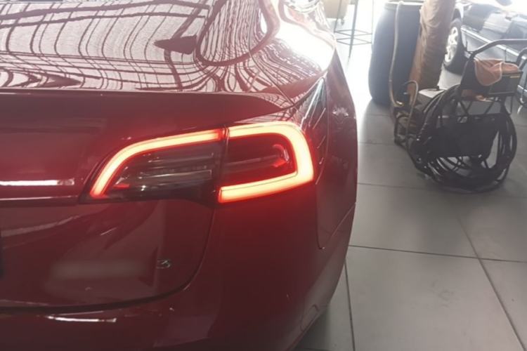 Used Tesla Model 3 2019 Standard Range Rear-Drive Upgraded Version Right Rear Taillight