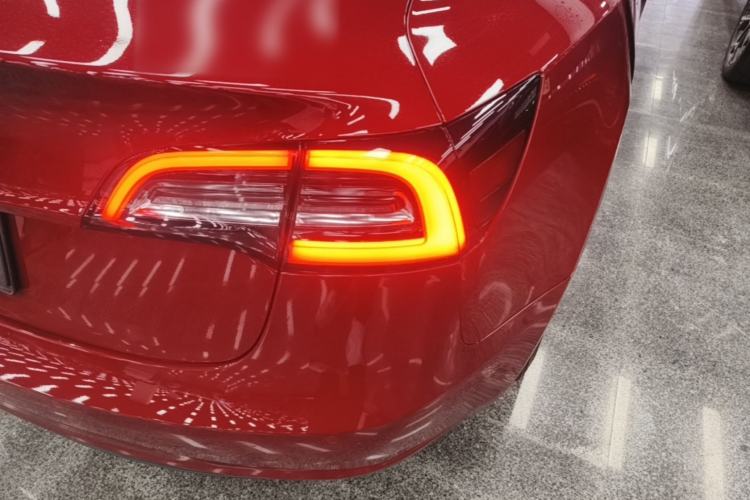 Used Tesla Model 3 2019 Standard Range Rear-Wheel Drive Upgraded Version (60 kWh) Right Rear Taillight