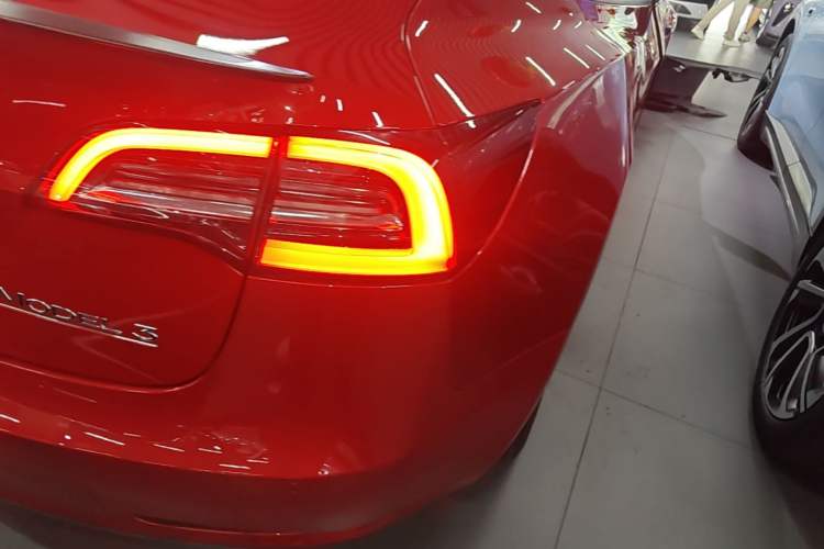 Used Tesla Model 3 2019 Standard Range Rear-Drive Upgraded Version Right Rear Taillight