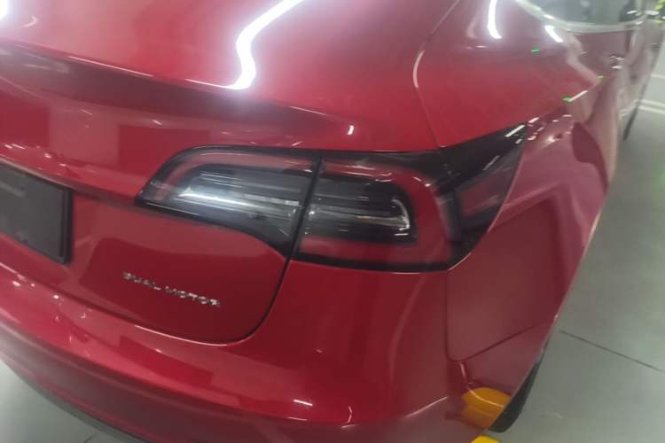 Used Tesla Model 3 2019 Long-Range All-Wheel-Drive Version Right Rear Taillight