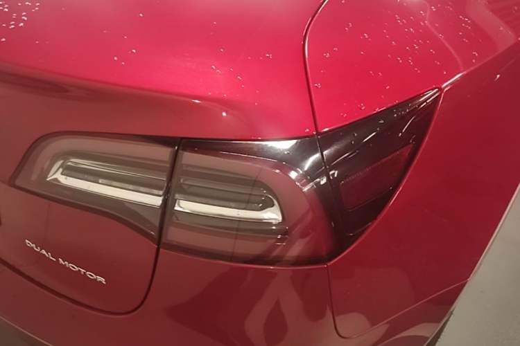 Used Tesla Model 3 2019 Long-Range All-Wheel-Drive Version Right Rear Taillight