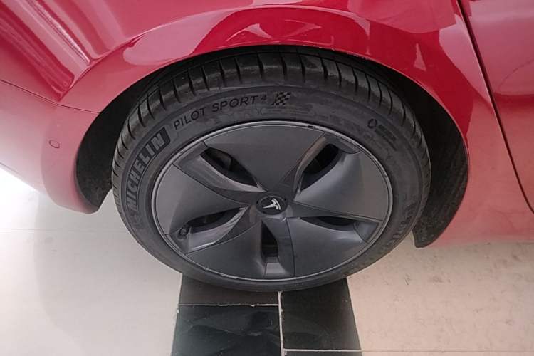 Used Tesla Model 3 2019 Long-Range Rear-Wheel-Drive Version Right Rear Wheel Hub