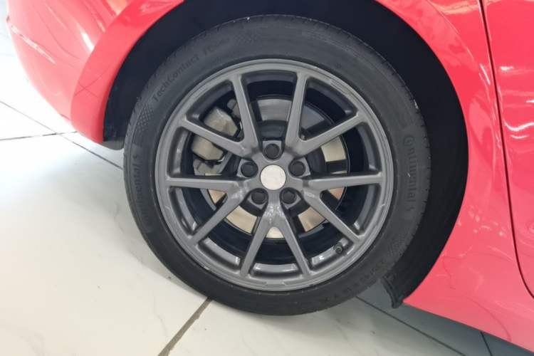 Used Tesla Model 3 2019 Standard Range Rear-Drive Upgraded Version Right Rear Wheel Hub