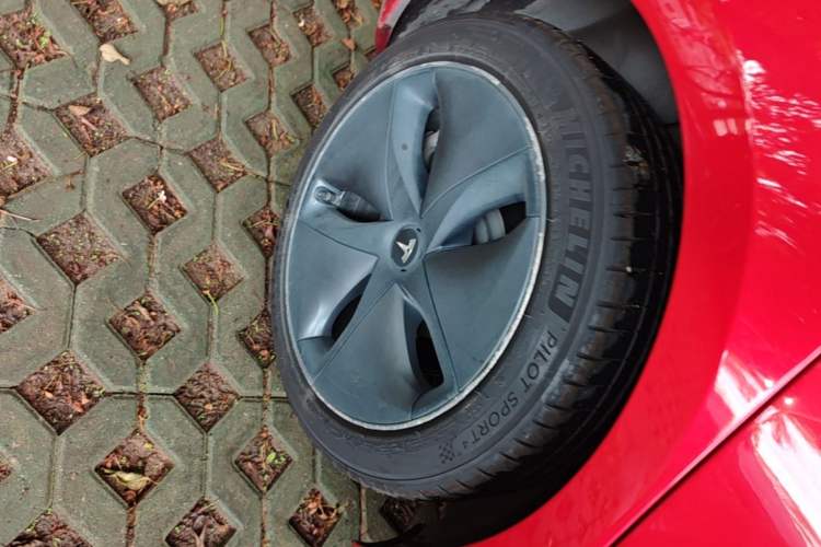 Used Tesla Model 3 2019 Standard Range Rear-Drive Upgraded Version Right Rear Wheel Hub