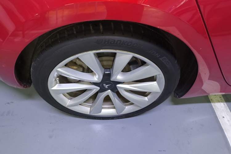 Used Tesla Model 3 2019 Standard Range Rear-Drive Upgraded Version Right Rear Wheel Hub