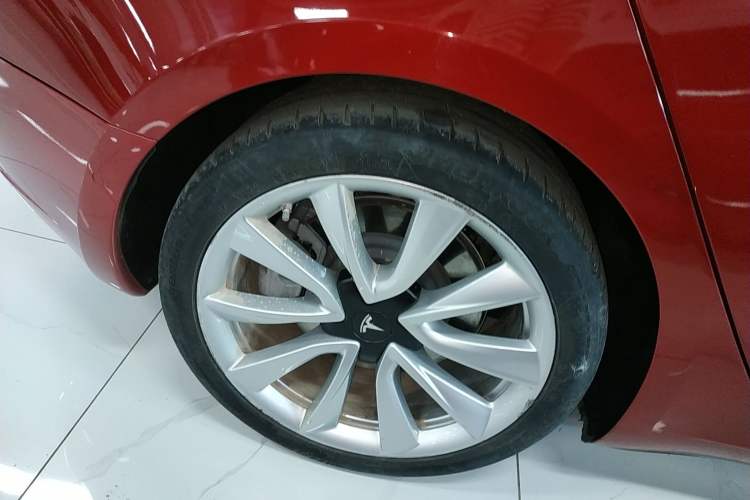 Used Tesla Model 3 2019 Long-Range Rear-Wheel-Drive Version Right Rear Wheel Hub