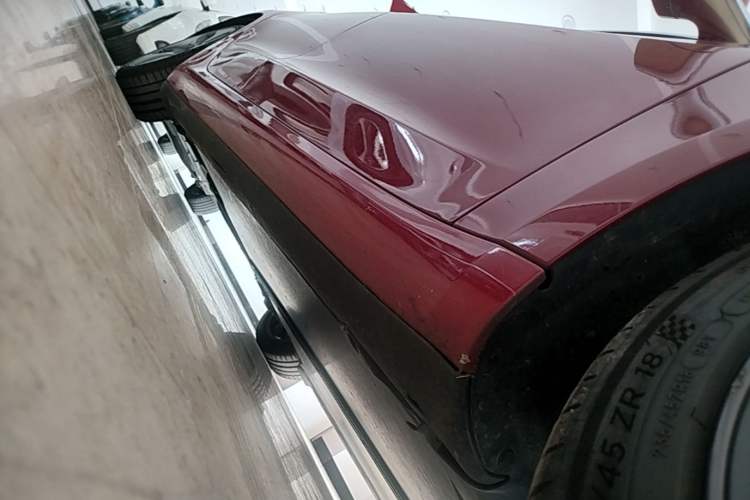 Used Tesla Model 3 2019 Long-Range Rear-Wheel-Drive Version Right Side Sill