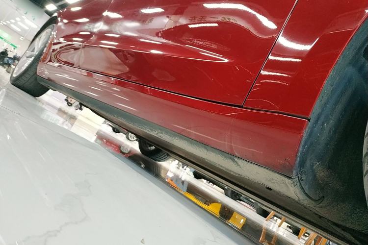 Used Tesla Model 3 2019 Long-Range Rear-Wheel-Drive Version Right Side Sill