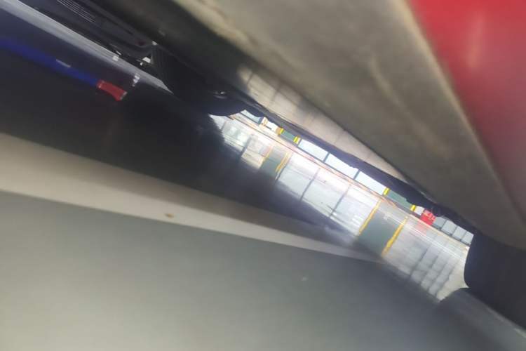 Used Tesla Model 3 2019 Long-Range All-Wheel-Drive Version Right Side Sill