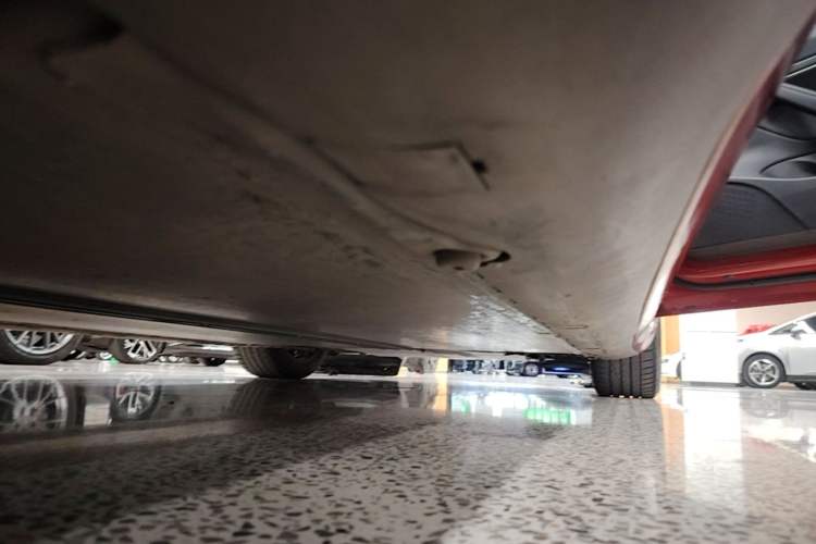 Used Tesla Model 3 2019 Long-Range All-Wheel-Drive Version Right Side Sill