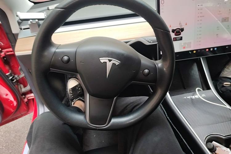 Used Tesla Model 3 2019 Long-Range All-Wheel-Drive Version Steering Wheel