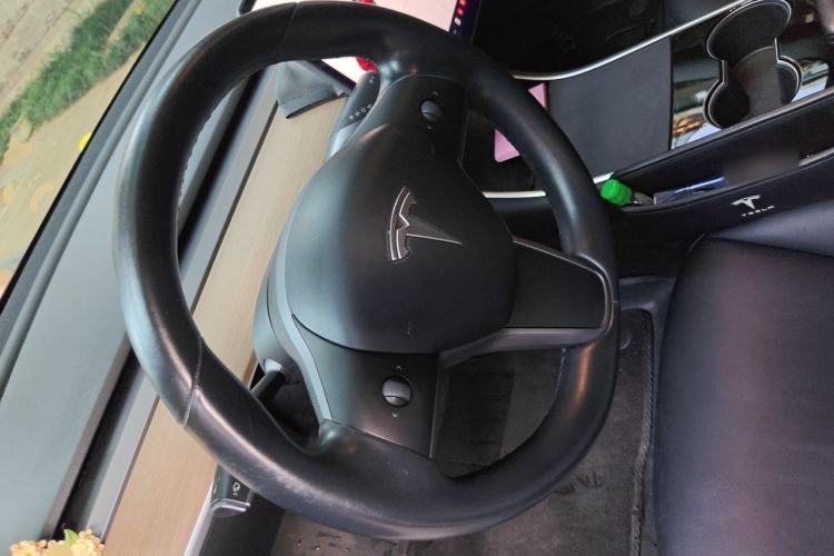 Used Tesla Model 3 2019 Long-Range All-Wheel-Drive Version Steering Wheel