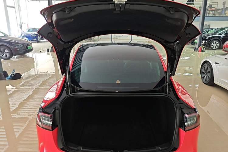 Used Tesla Model 3 2019 Long-Range Rear-Wheel-Drive Version Trunk