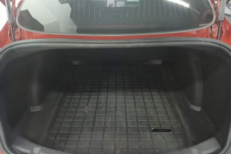 Used Tesla Model 3 2019 Standard Range Rear-Drive Upgraded Version Trunk