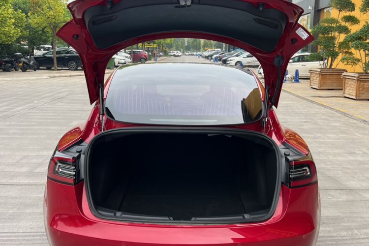 Used Tesla Model 3 2019 Long-Range All-Wheel-Drive Version Trunk