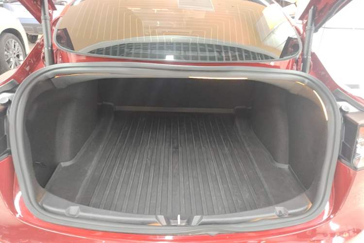 Used Tesla Model 3 2019 Long-Range All-Wheel-Drive Version Trunk