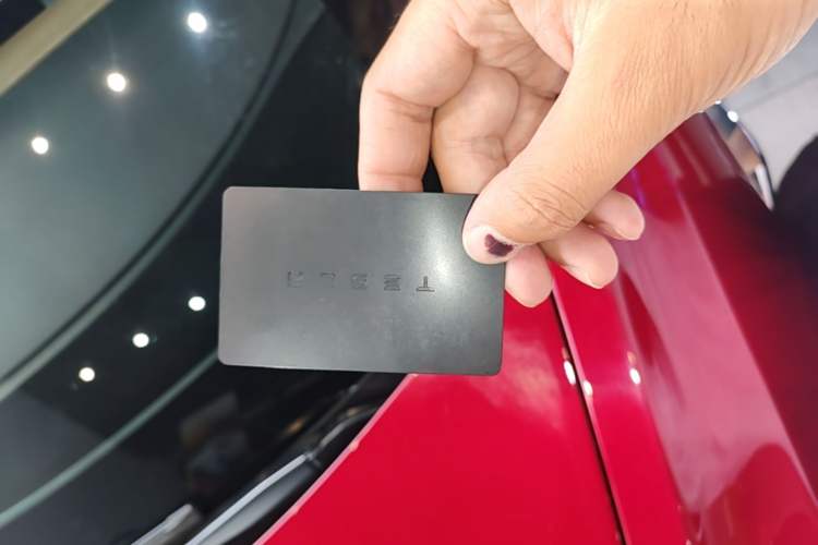Used Tesla Model 3 2019 Long-Range All-Wheel-Drive Version Vehicle Key