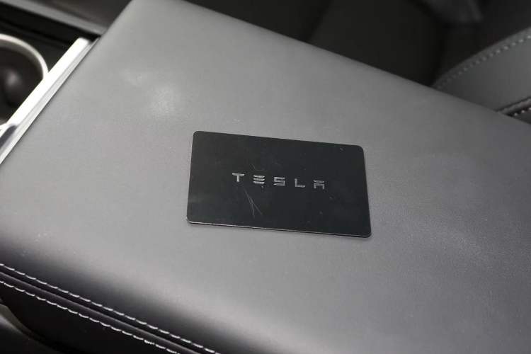 Used Tesla Model 3 2019 Long-Range All-Wheel-Drive Version Vehicle Key