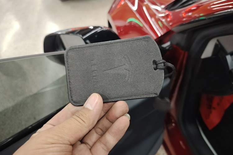 Used Tesla Model 3 2019 Long-Range All-Wheel-Drive Version Vehicle Key