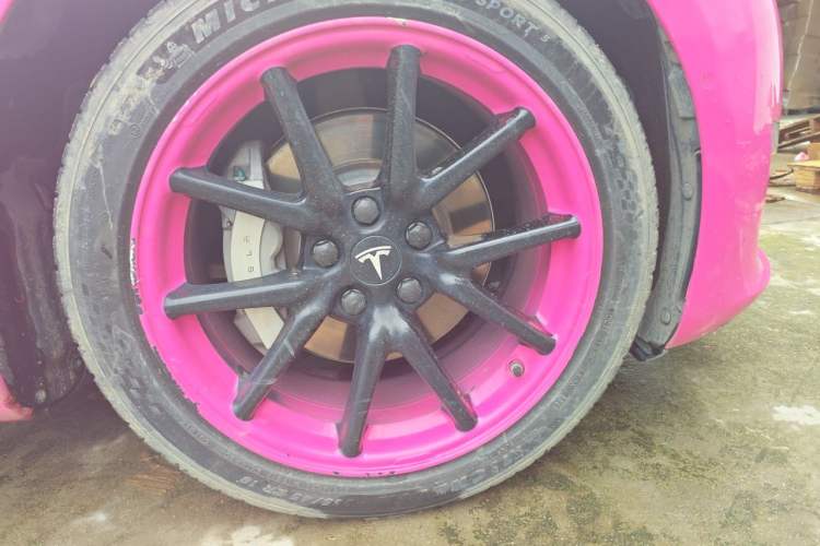 Used Tesla Model 3 2019 Long-Range Rear-Wheel-Drive Version Right Front Wheel Hub