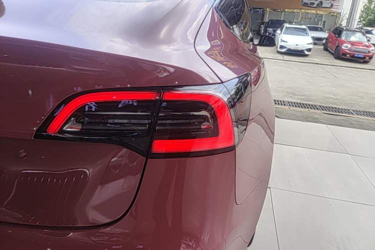 Used Tesla Model 3 2019 Standard Range Rear-Drive Upgraded Version Right Rear Taillight
