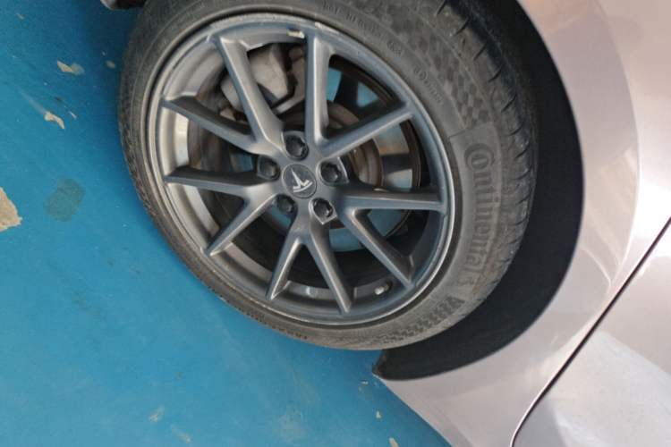 Used Tesla Model 3 2019 Standard Range Rear-Drive Upgraded Version Right Rear Wheel Hub