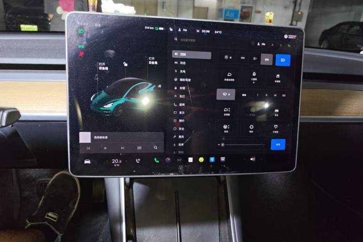 Used Tesla Model 3 2019 Long-Range All-Wheel-Drive Version Audio And AC Panel
