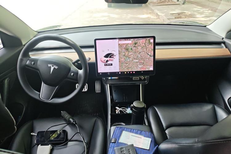 Used Tesla Model 3 2019 Long-Range All-Wheel-Drive Version Center Console
