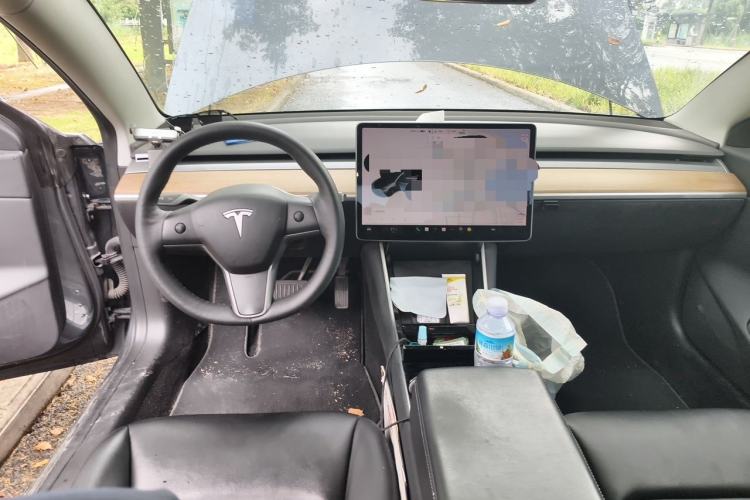 Used Tesla Model 3 2019 Long-Range All-Wheel-Drive Version Center Console