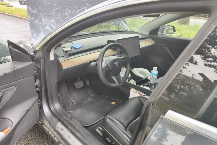Used Tesla Model 3 2019 Long-Range All-Wheel-Drive Version Driver Seat