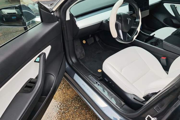 Used Tesla Model 3 2019 Long-Range Rear-Wheel-Drive Version Driver Seat