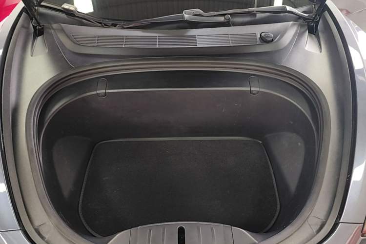 Used Tesla Model 3 2019 Long-Range Rear-Wheel-Drive Version Engine Bay
